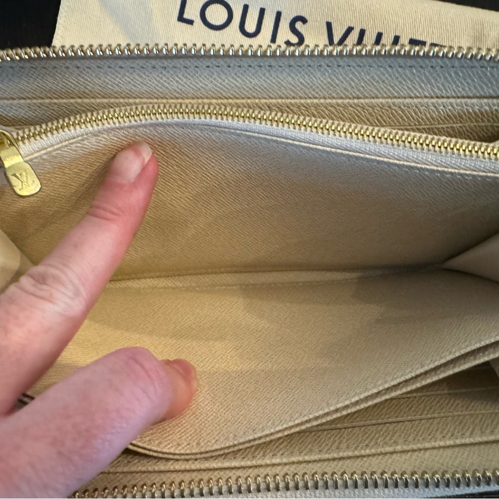 Louis Vuitton Zippy Wallet Damier Azur - Picture 9 of 12